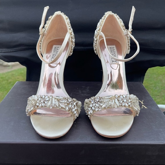 Badgley Mischka - Picture 1 of 6